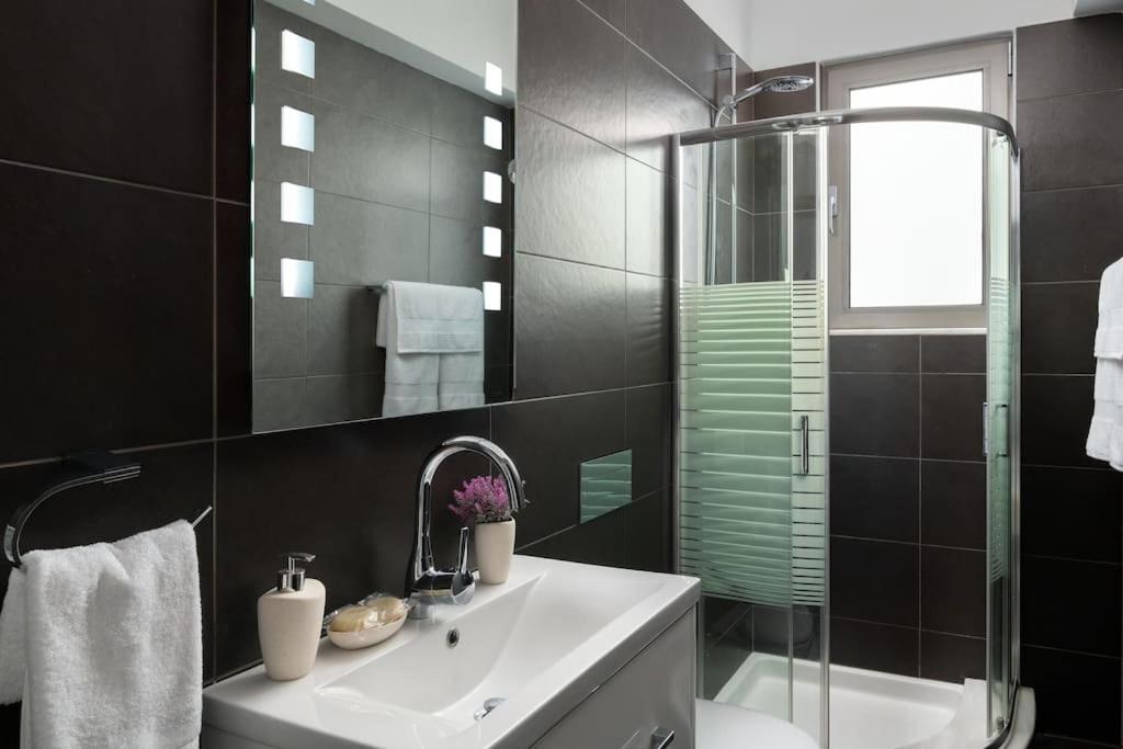 Luxurious And Modern House Near Town And Beach Asgourou Ngoại thất bức ảnh